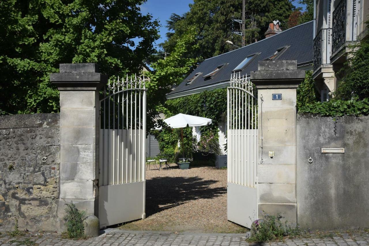 Le Clos Des Acanthes Vouvray Bagian luar foto